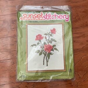 Sunset Stitchery Red Roses Complete  Kit Vintage New Craft Flower Wool Yarn
